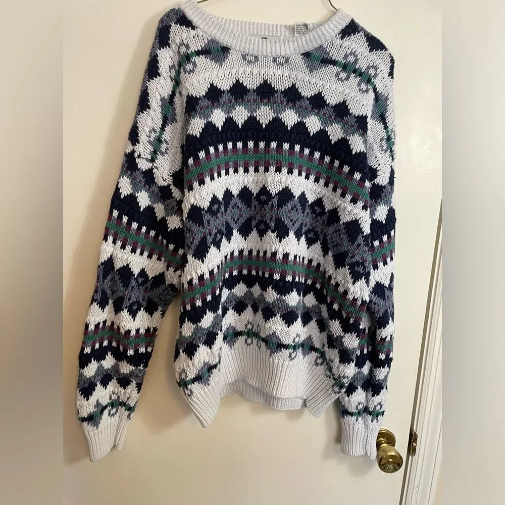 Vintage Men’s 80’s crew Neck long Sleeve heavy Sweater in Blue and White Size L